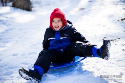 滑雪服可以當(dāng)沖鋒衣穿嗎？